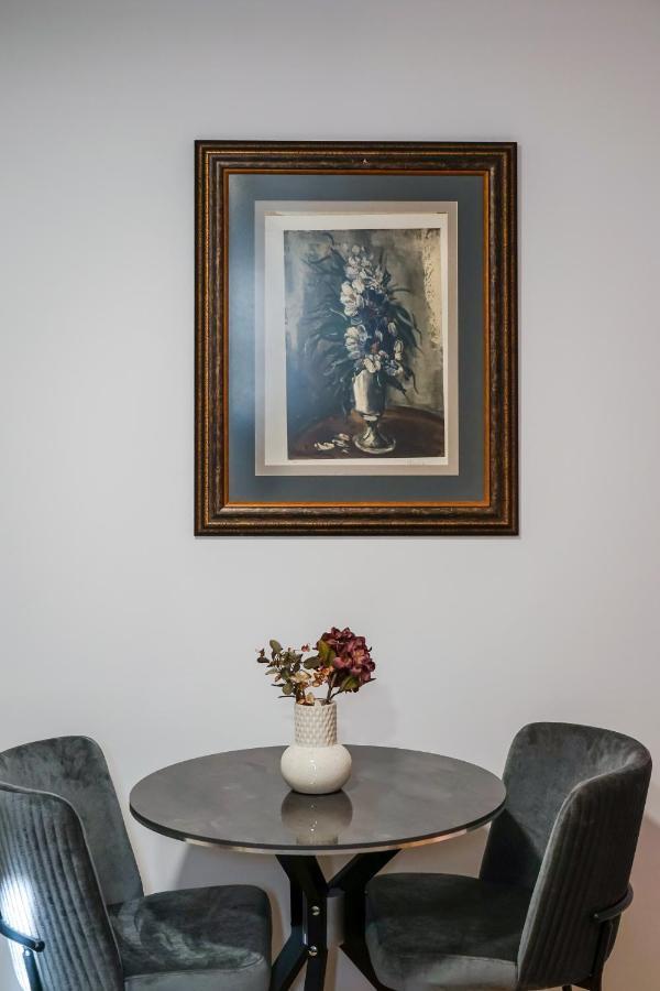 The Chic Retreat Apartment Bucharest Luaran gambar